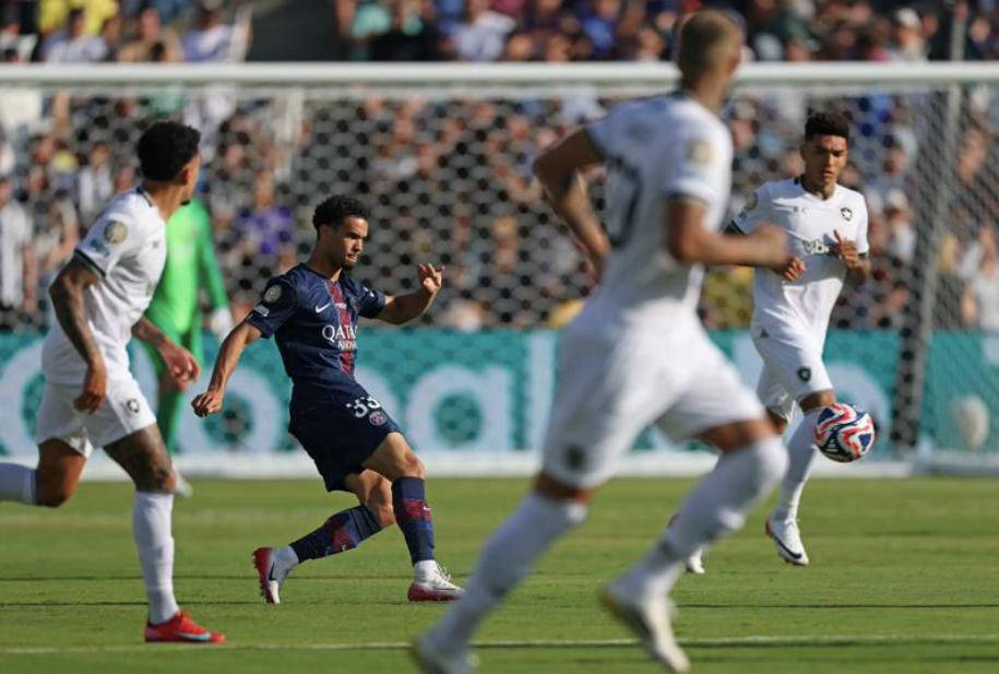 南美豪门队众将集体发威，在团体比赛中雄踞榜首的简单介绍