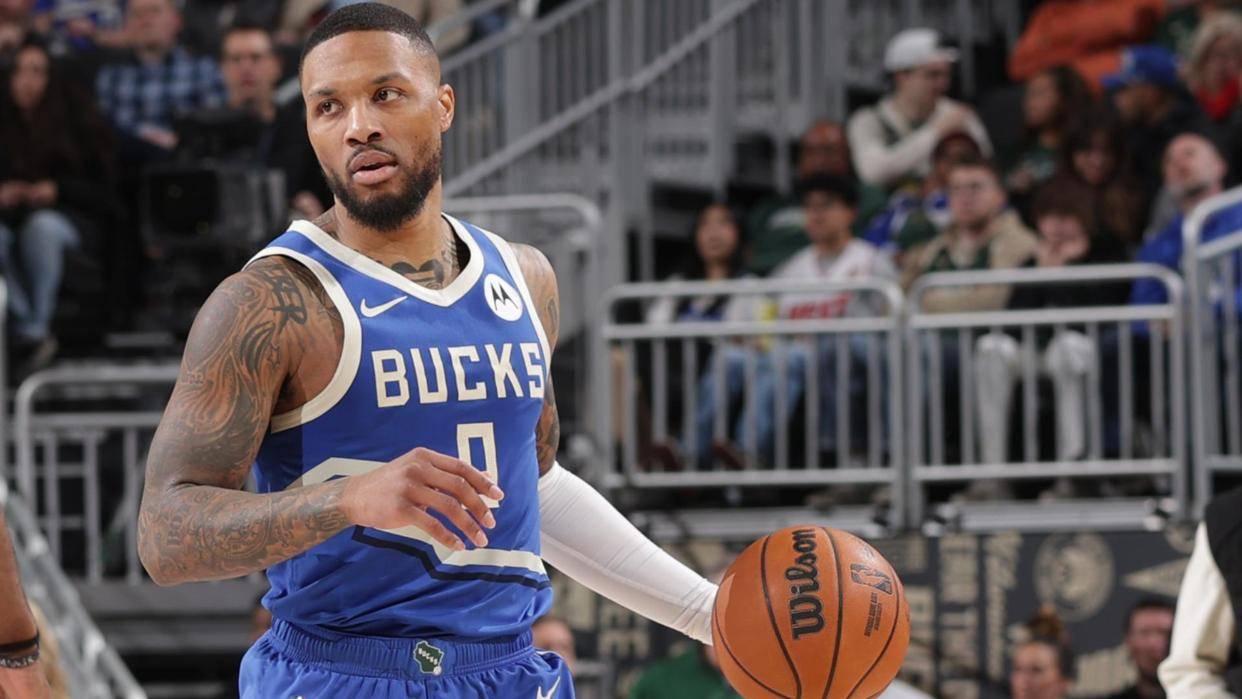  浓眉哥在雄鹿比赛中精彩发挥，逆转引发热议！