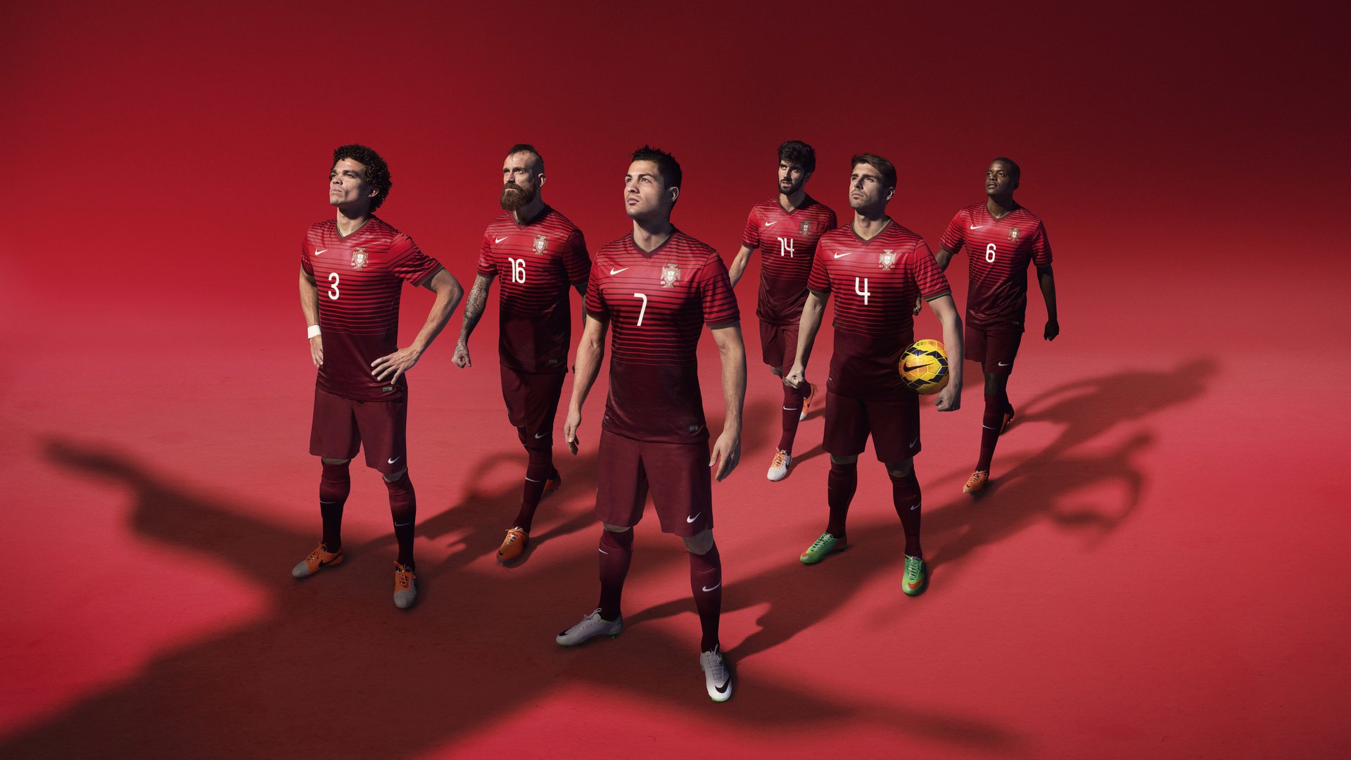 利物浦观众热烈欢呼！，C罗迎来五赛季出色发挥比赛高潮迭起